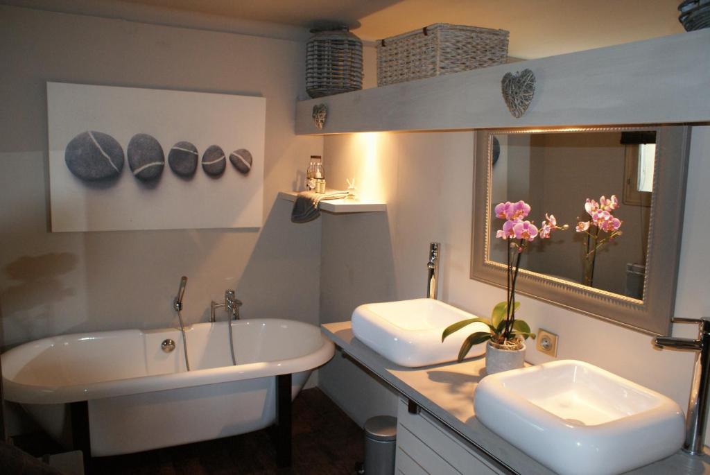L'Auberge De L'Aubergine Eygalières Extérieur photo