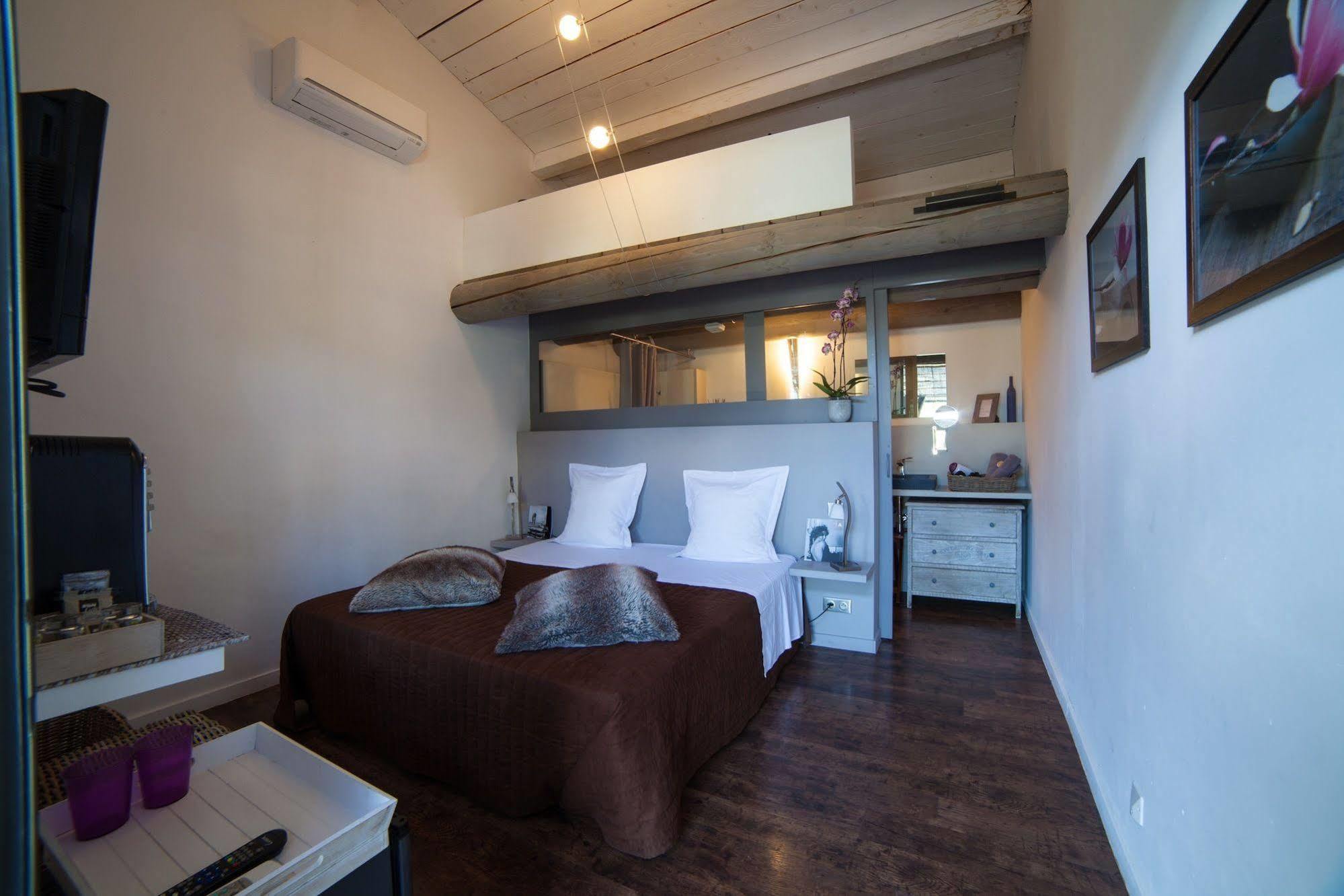 L'Auberge De L'Aubergine Eygalières Extérieur photo