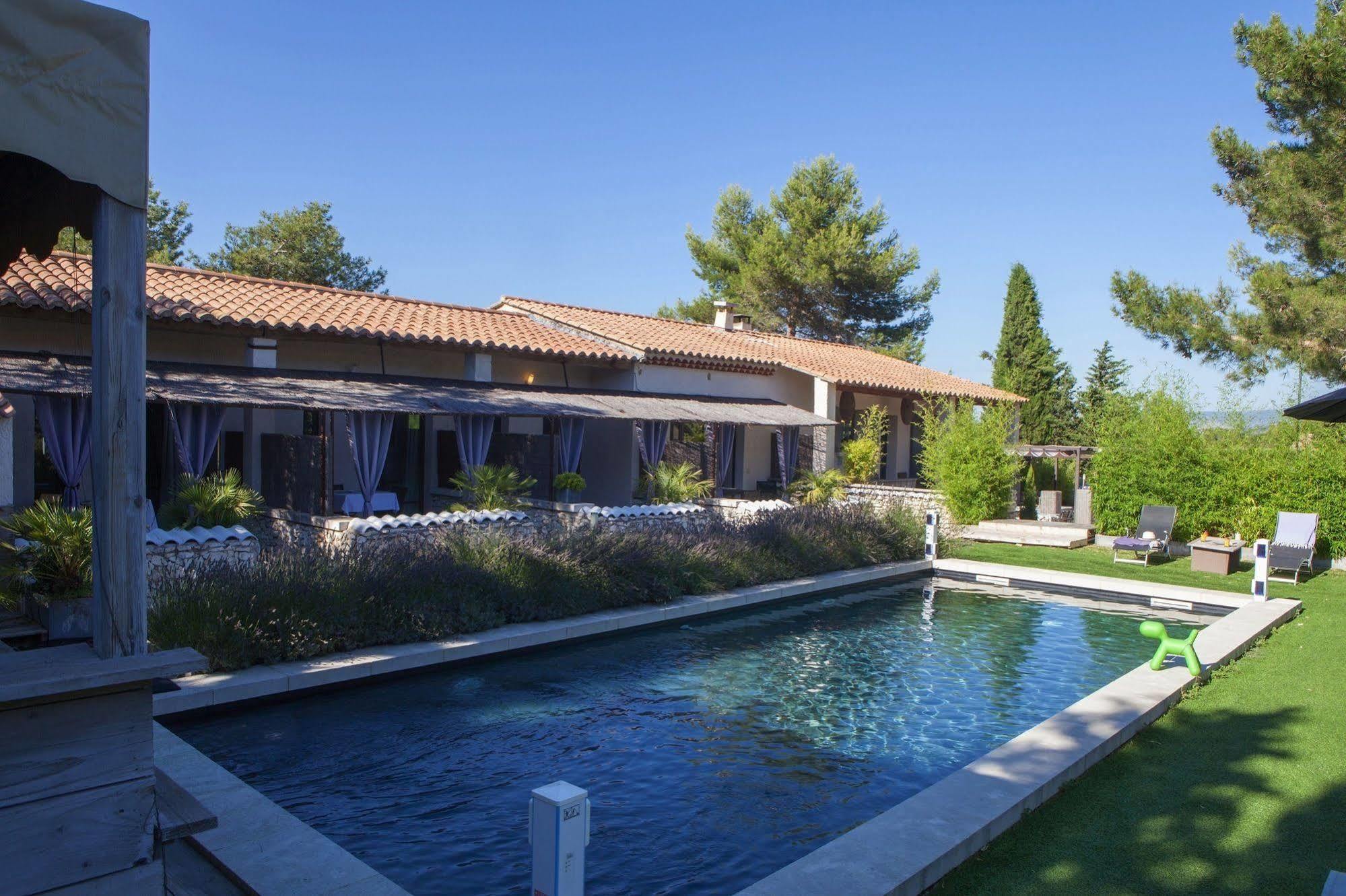 L'Auberge De L'Aubergine Eygalières Extérieur photo